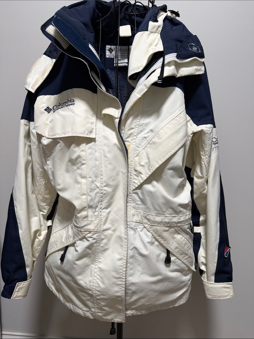 Columbia Titanium Cream and Navy Women’s Ski Snow Jacket - waterproof
